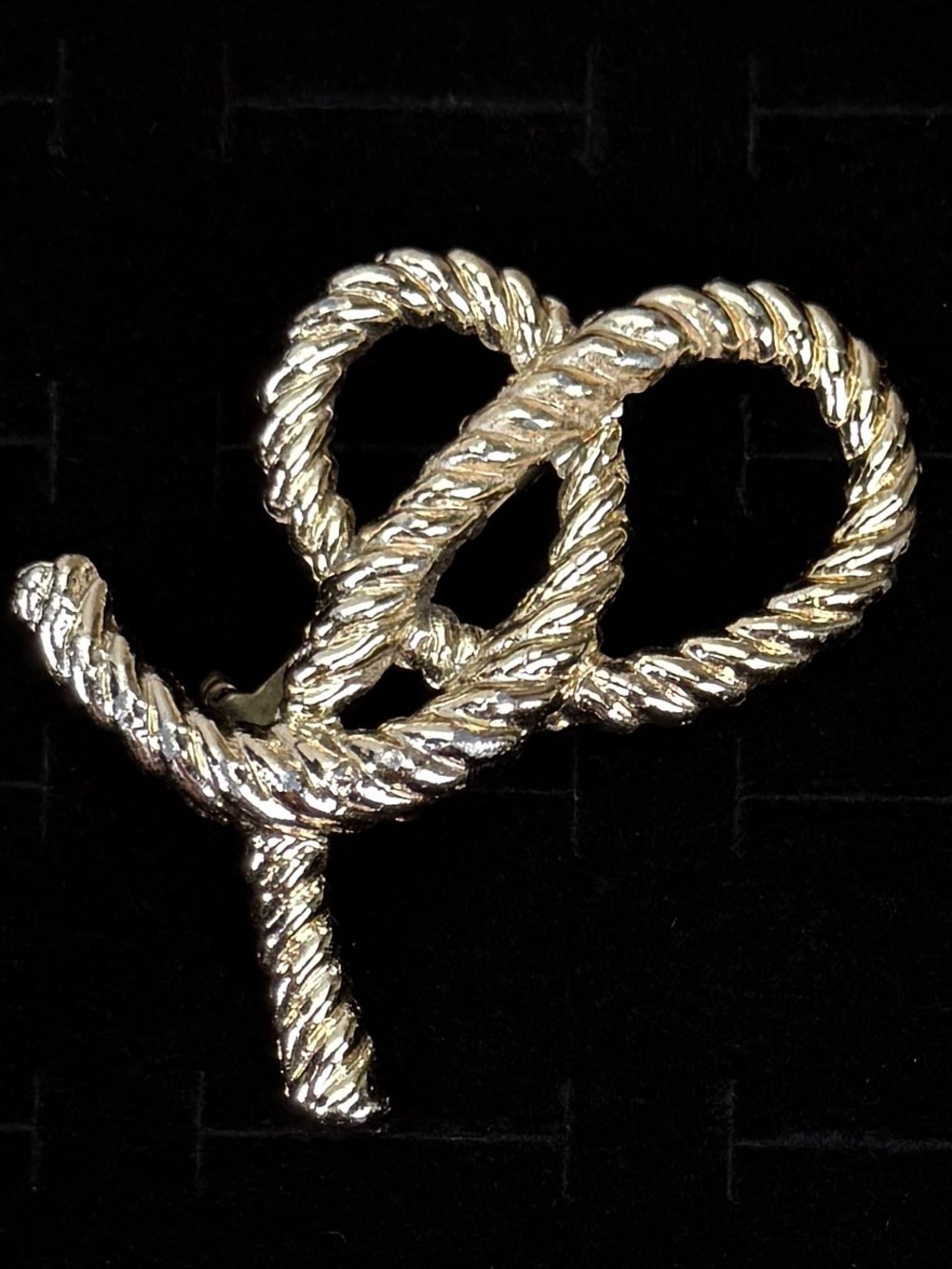 Light Goldish Rope Knot Brooch Pin